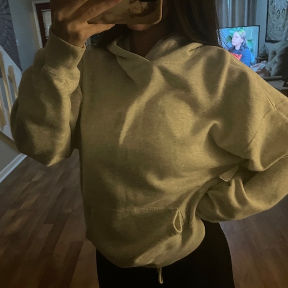 Hollister Light Grey Feel Good Hoodie - Picture 2 of 5